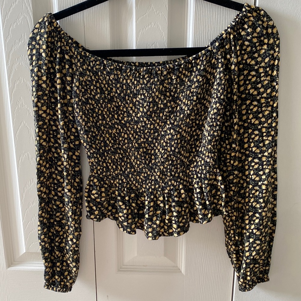 Hollister long sleeve floral top with ruched chest